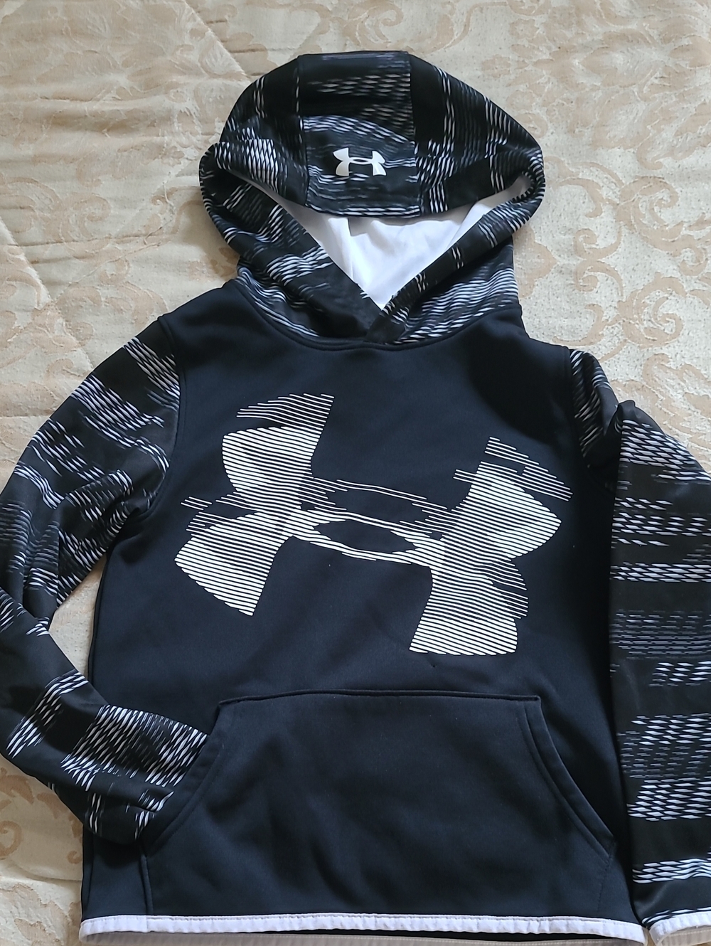 Under Armour Boys's Black Hoodie with White Logo & Patterned Sleeves